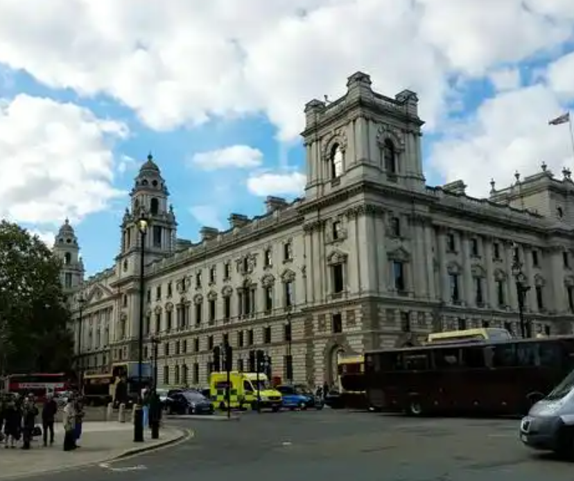 英国酝酿澳大利亚式的儿童社交媒体禁令