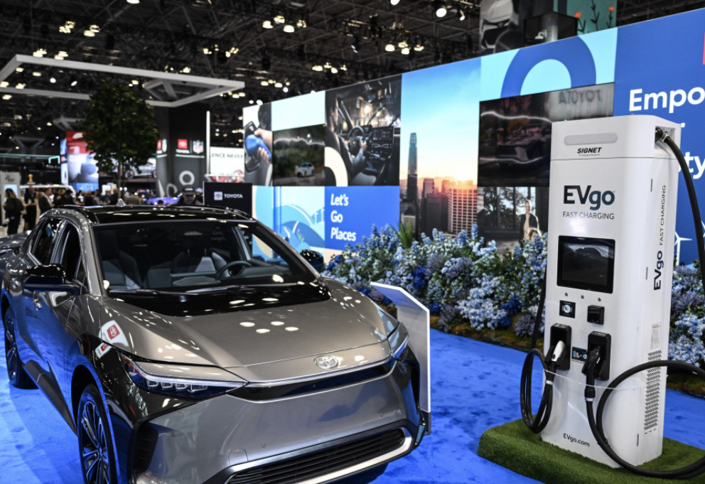 10月全球纯电和插电式混动汽车销量增长23%